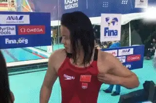 摸头杀孙杨拥抱傅园慧她把洪荒之力传给我了