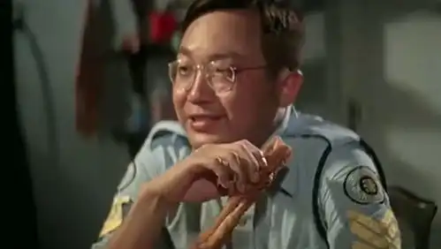 少林足球幕后故事黄金右脚星爷本是找葛优出演,葛优拒绝后达叔主动来救场