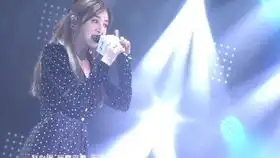 最美女神张含韵出镜红唇皓齿状态佳,玩狐狸特效撒娇表情撩人