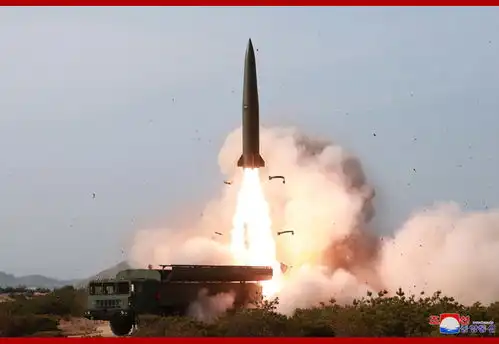 金正恩指导前沿及东部前线防御部队火力打击训练