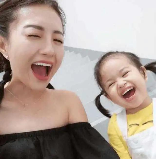 包家人要不要太有爱,包贝尔包文婧包饺子