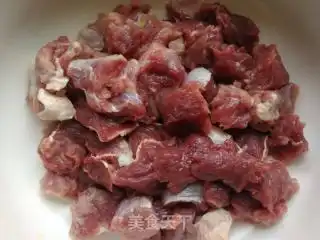 胡萝卜大蒜炖牛腱的做法胡萝卜大蒜炖牛腱怎么做一溪月的菜谱