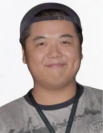 周星驰六师弟,喜剧黄金配角,演少林足球成名,如今转行当导演