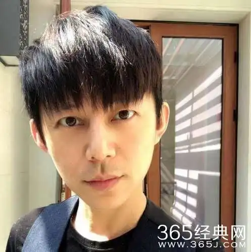一贯和蔼可亲何炅真的生气了,网友直呼表情杀气太重