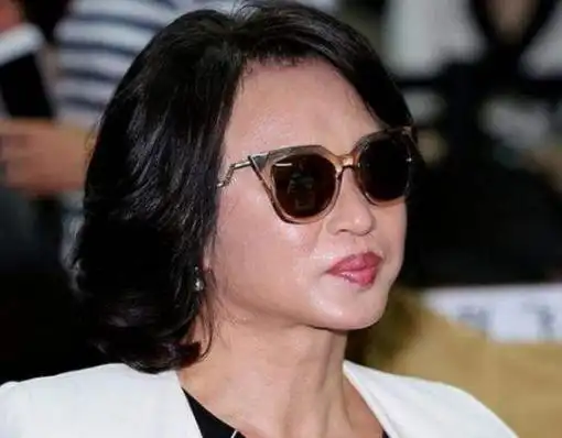 开酒吧被人闹事3名男子说酒不好喝要退钱,金星反套路整治
