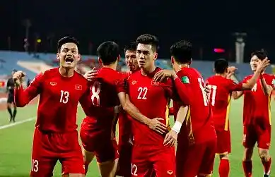 1比3国足溃败越南,无缘卡塔尔世界杯
