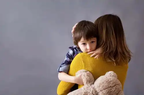 为什么孩子总喜欢黏着妈妈背后的真相很暖心,妈妈别不知道