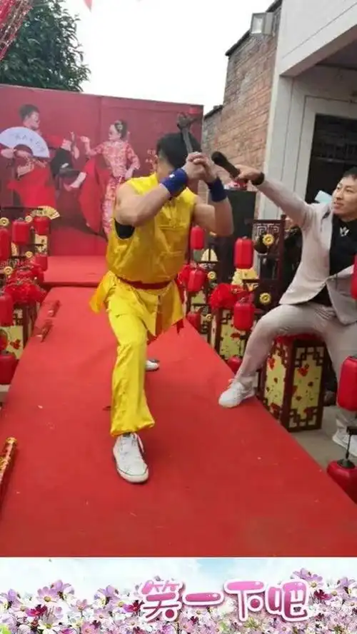 少林铁头功,一般人都是用砖头,大哥却用铁板手