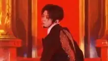 蔡徐坤斩获华语金曲奖,周杰伦表情耐人寻味,厉害了