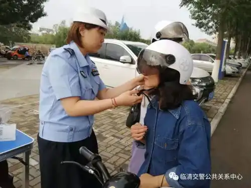 临清这些骑电车不戴头盔的市民被曝光