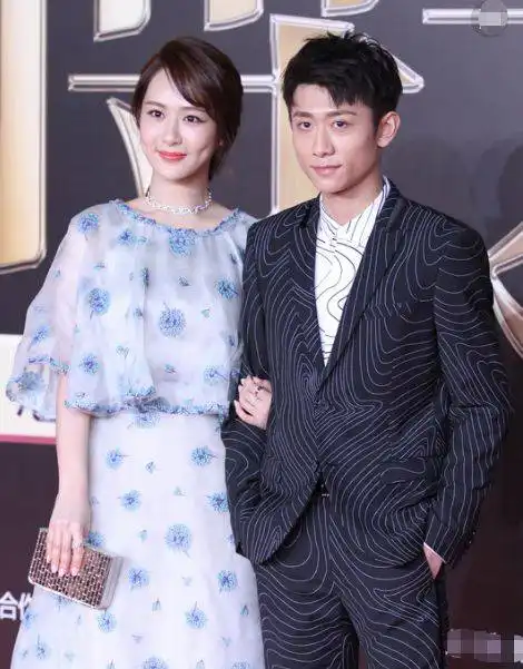 张一山向杨紫借钱,杨紫回复6字引起全场大笑,网友又学会一招