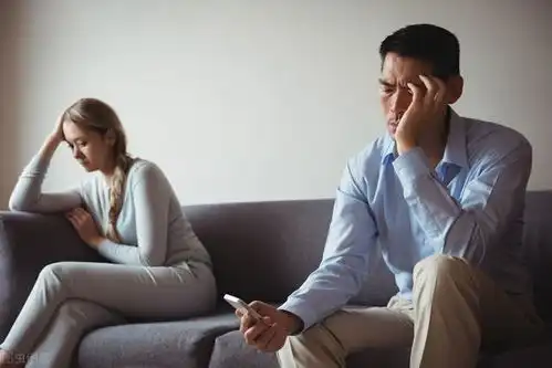 妻子刚做完手术,丈夫当着众人的面,黑着脸大声质问妻子,你不说一个小时就够了吗