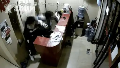 男子闯足浴店要洗脚按摩老板娘拒绝营业被暴打
