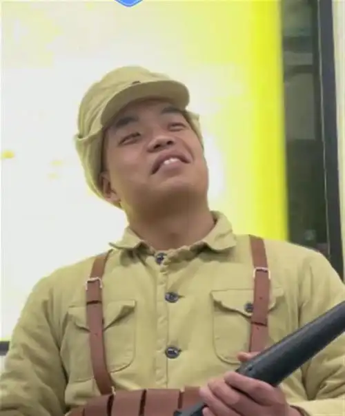交警也求合影男子撞脸亮剑王有胜,成万岁山武侠城景区热门打卡点