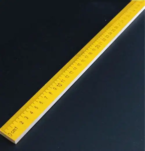 在米尺上从刻度0到刻度100是厘米,也就是米