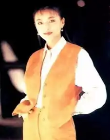 著名女星罕见照片流出真没想到,韩红以前这么瘦