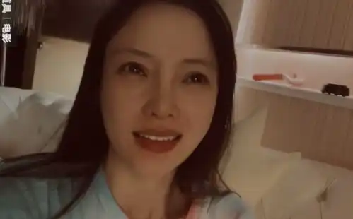 李小璐521对镜头甜喊我爱你,网友吐槽戏精上身,她居然这样回应