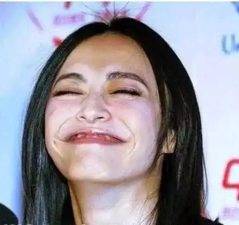 女星大笑变个人,刘亦菲唐嫣失态,吴莫愁比姚晨夸张,郑爽例外