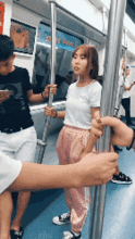 女朋友不能为你挡风遮雨,要女朋友有什么用呢