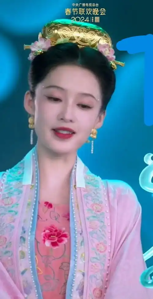央视春晚群星表情包岳云鹏表演完苦瓜脸,关晓彤刘诗诗捂嘴狂笑