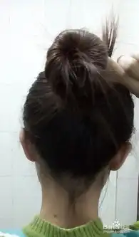 怎样扎松又大的丸子头