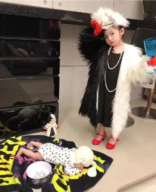贺军翔女儿万圣节扮五个角色超可爱,看到饺子,包贝尔也太实诚了吧