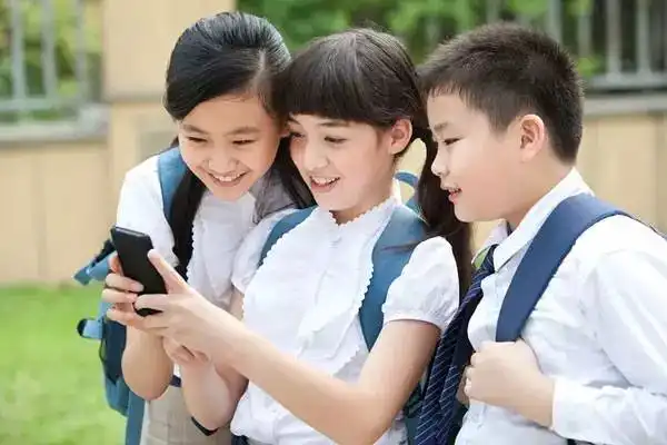 家长暑假,如何把孩子从手机里拉出来