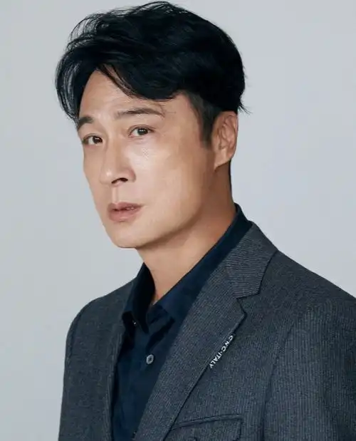 吴镇宇多大吴镇宇有一米八吗