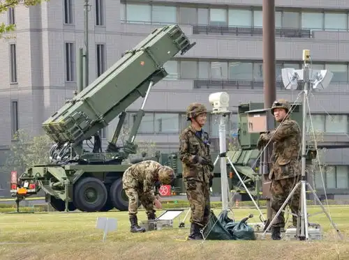 日本这次着急也没用刚飞来的美军还是阳性,全日本再次拉响警报