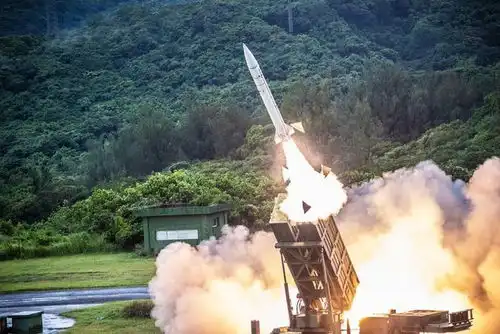 轰6k常态战巡,台岛高调宣传导弹试射,针锋相对玩火必自焚