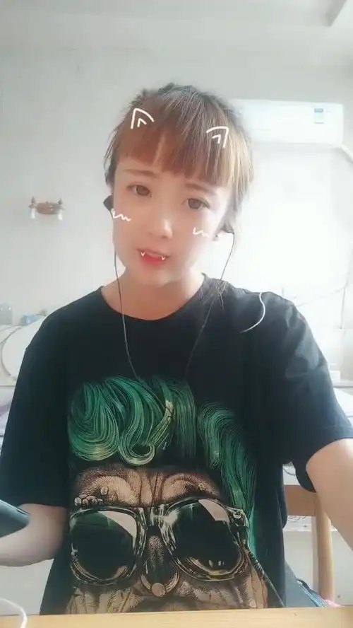 死亡大嘴唇子死亡多动症,就说你呢,瞅啥呀