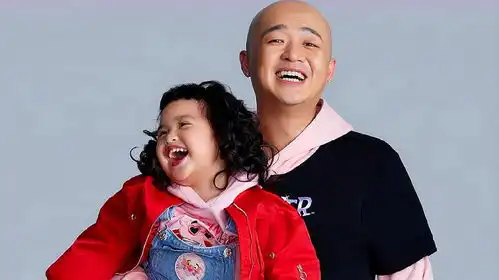 包贝尔晒饺子萌照,挤眉弄眼神似哪吒造型