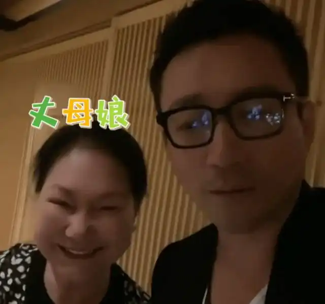 汪小菲一声丈母娘,喊到s妈心坎里一目了然,她更爱这个女婿