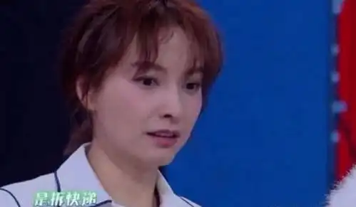 吴昕生病还坚持录快本,何炅心疼,你们注意到谢娜的表情吗