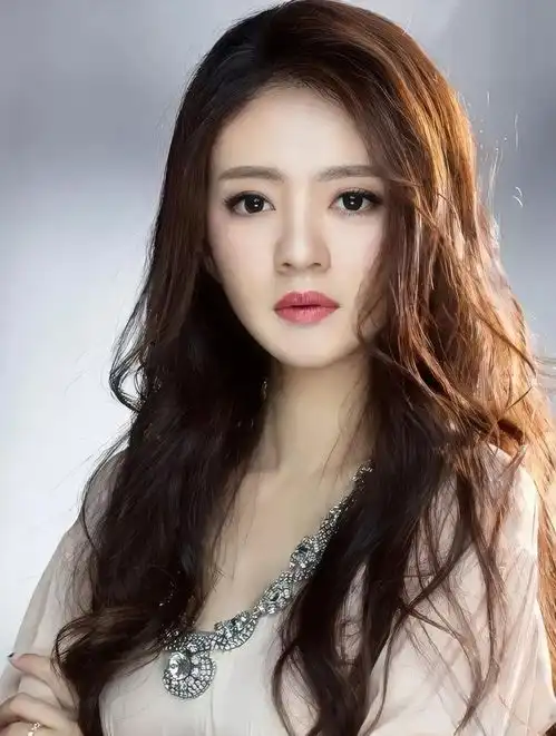 明星精美图片728安以轩