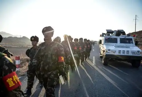组图丨带你感受他们在大漠戈壁上火热的练兵备战场景
