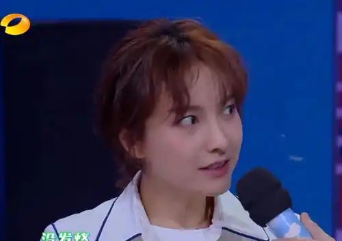 吴昕发高烧还坚持录节目,何炅心疼说出原因,谁注意谢娜的表情