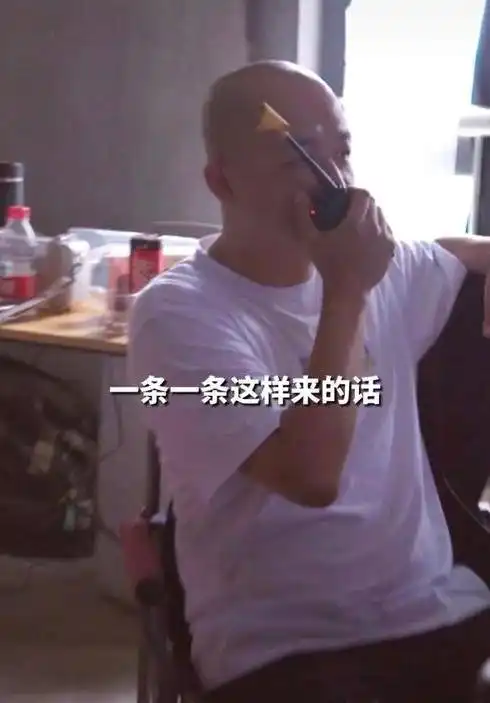 包贝尔变女儿奴平时在片场严肃黑脸,在饺子面前却不敢大声说话