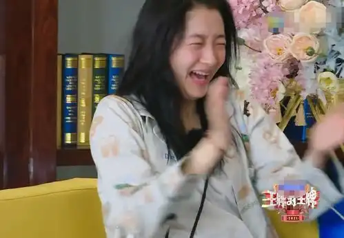 王牌关晓彤素颜出镜,大笑失去表情管理,真实模样太素人
