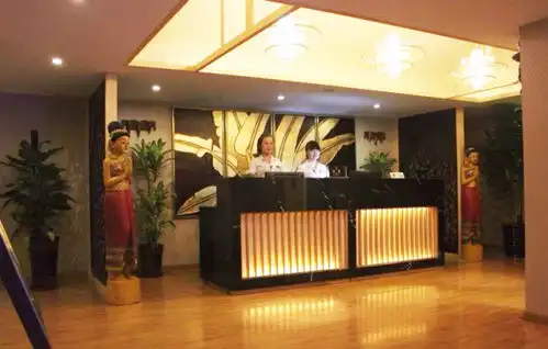 惊清扬路这家店居然请大家免费体验养生足浴还有牛排西餐吃