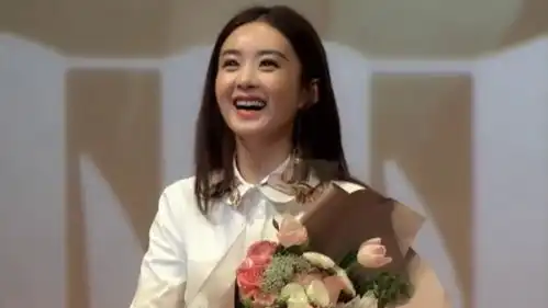 表情赵丽颖张艺兴跨年牵手演唱倔强表情和动作简直萌翻了视频...表情