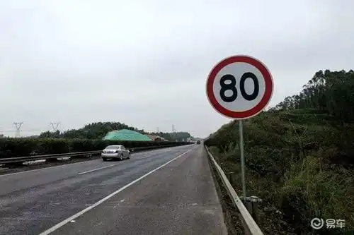 限速120突变限速60别急刹,这样做安全不拍照
