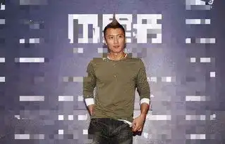热血街舞团陈伟霆鸡冠头致敬青春,撇嘴卖萌表情不要太可爱