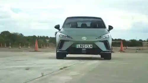 国产出口冠军车,2023年海外销量近14万辆,开这车我骄傲