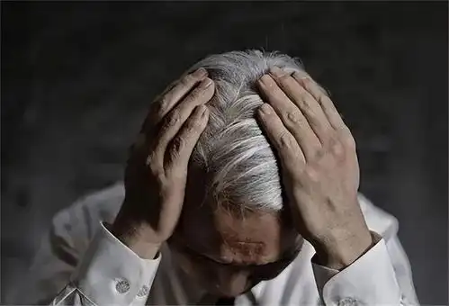 白发长在哪,病就在哪出长在前额两鬓后脑勺,分别代表啥