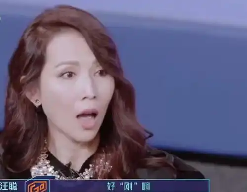 黄奕被前辈嘲讽赢得不光荣,蔡少芬何洁不敢说话,黄奕的回应霸气