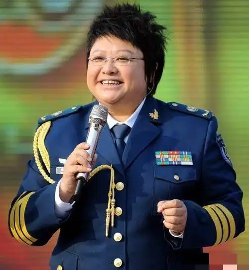 韩红做慈善多年捐款累计近十亿,怒斥暗箱操作,病倒仍冲在最前线