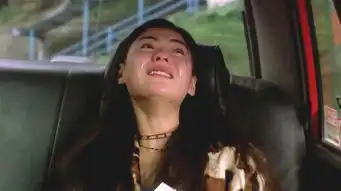 女星哭戏,周冬雨哭出双下巴,袁姗姗莫名想笑,她连哭都美到犯规