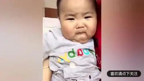 宝宝睡觉醒来找不到妈妈这委屈的表情好心疼
