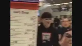 老王别挡,让我们看看呗